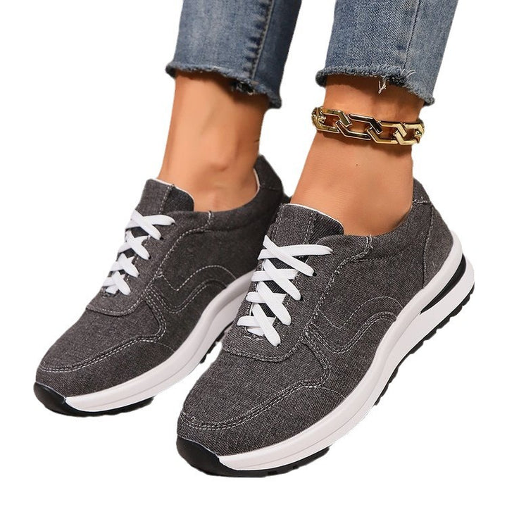 Women's lightweight sneakers in denim look with padded comfort footbed, shock-absorbing EVA midsole and patterned sole design Mune Fashion