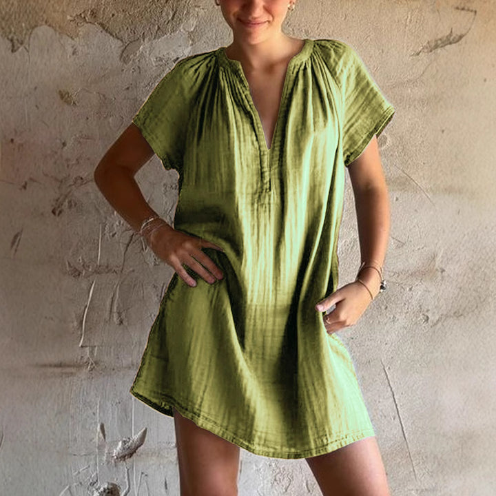 Women's Lightweight Top with V-Neck and Loose Fit Mune Fashion