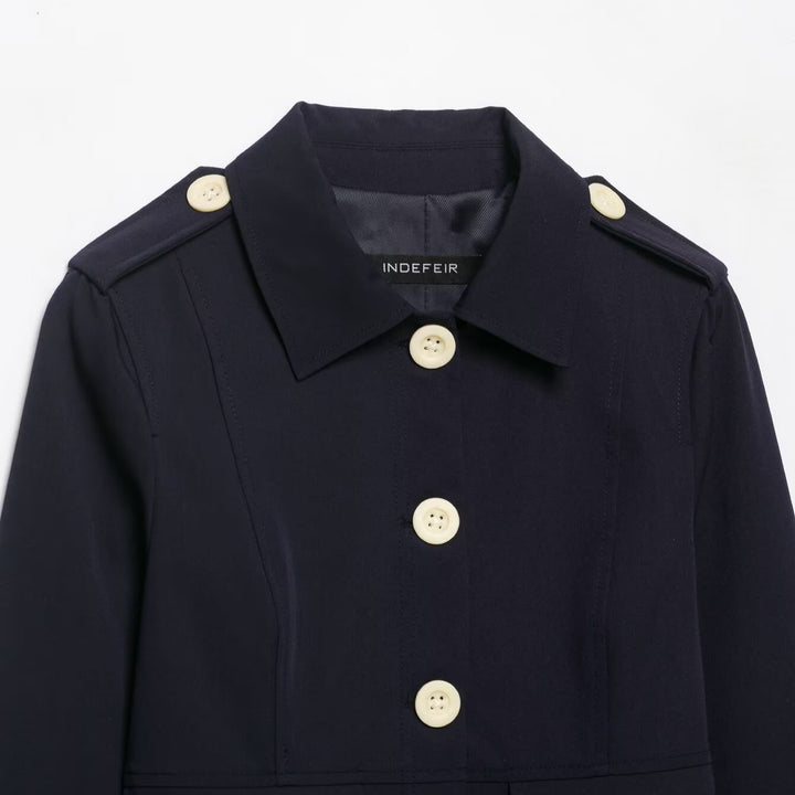 Women’s short jacket in field style with epaulettes, patch pockets and distinctive decorative buttons Mune Fashion