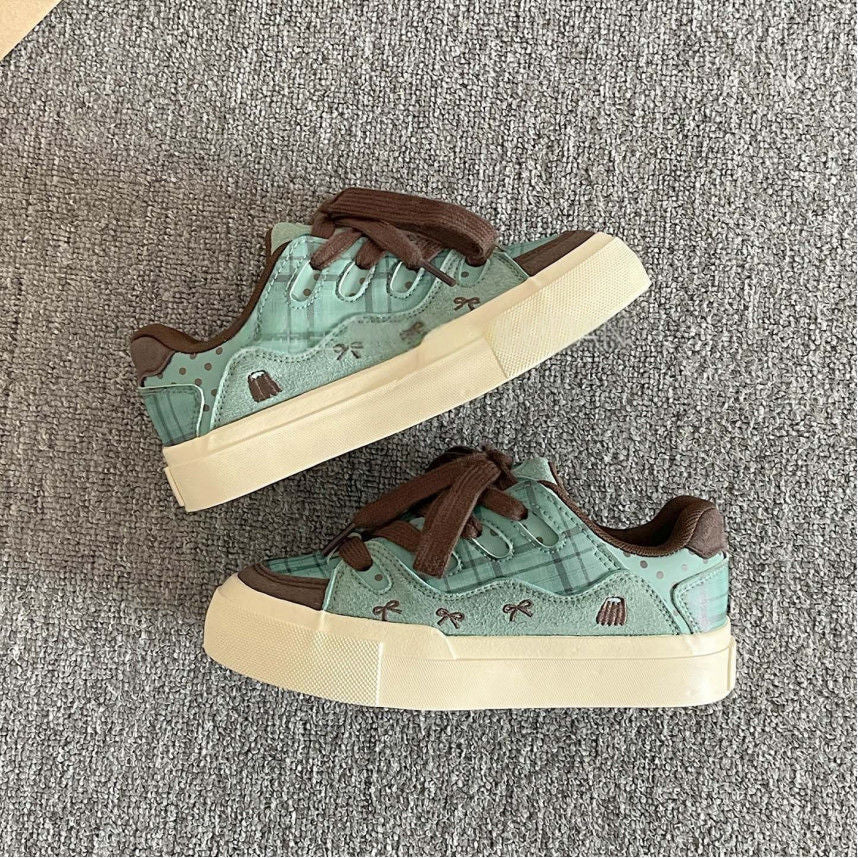 Women Trendy Casual Sneaker with Cozy Lining and Unique Checkered Pattern Mune Fashion