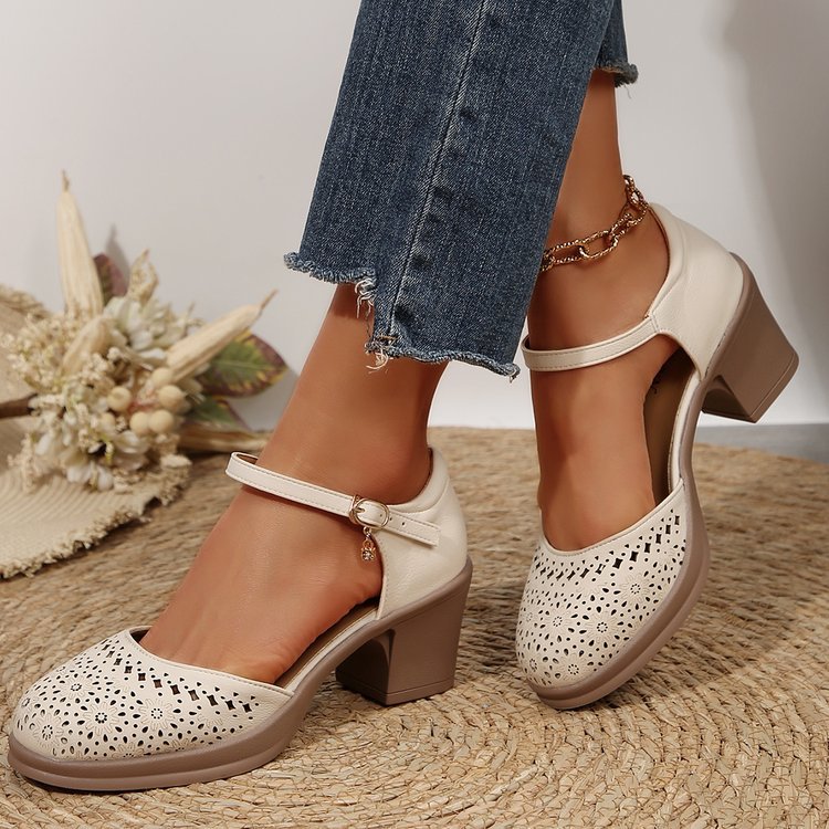 Damen Mary-Jane Pumps mit mittelhohem Blockabsatz, perforiertem Obermaterial und gepolstertem Komfortfußbett Mune Fashion