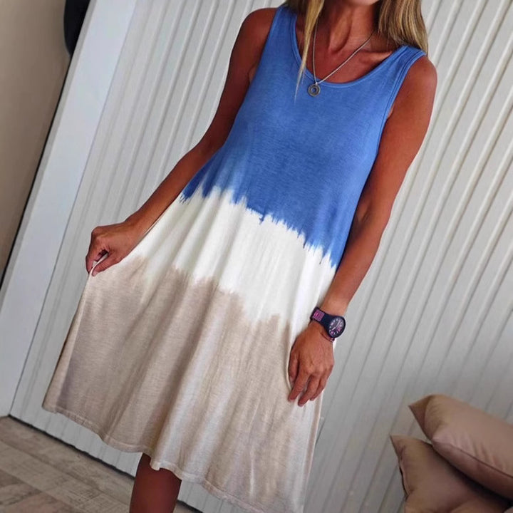 Women's sleeveless swing dress made of soft jersey with flowing color transition and flared silhouette Mune Fashion