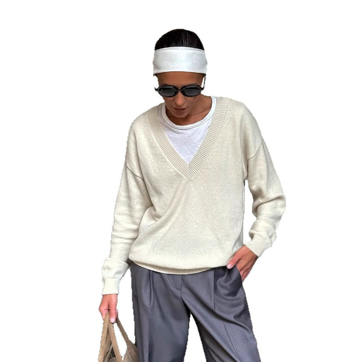 Women's Oversize V-Neck Sweater made of Cashmere Mix with Ripped Hem Mune Fashion