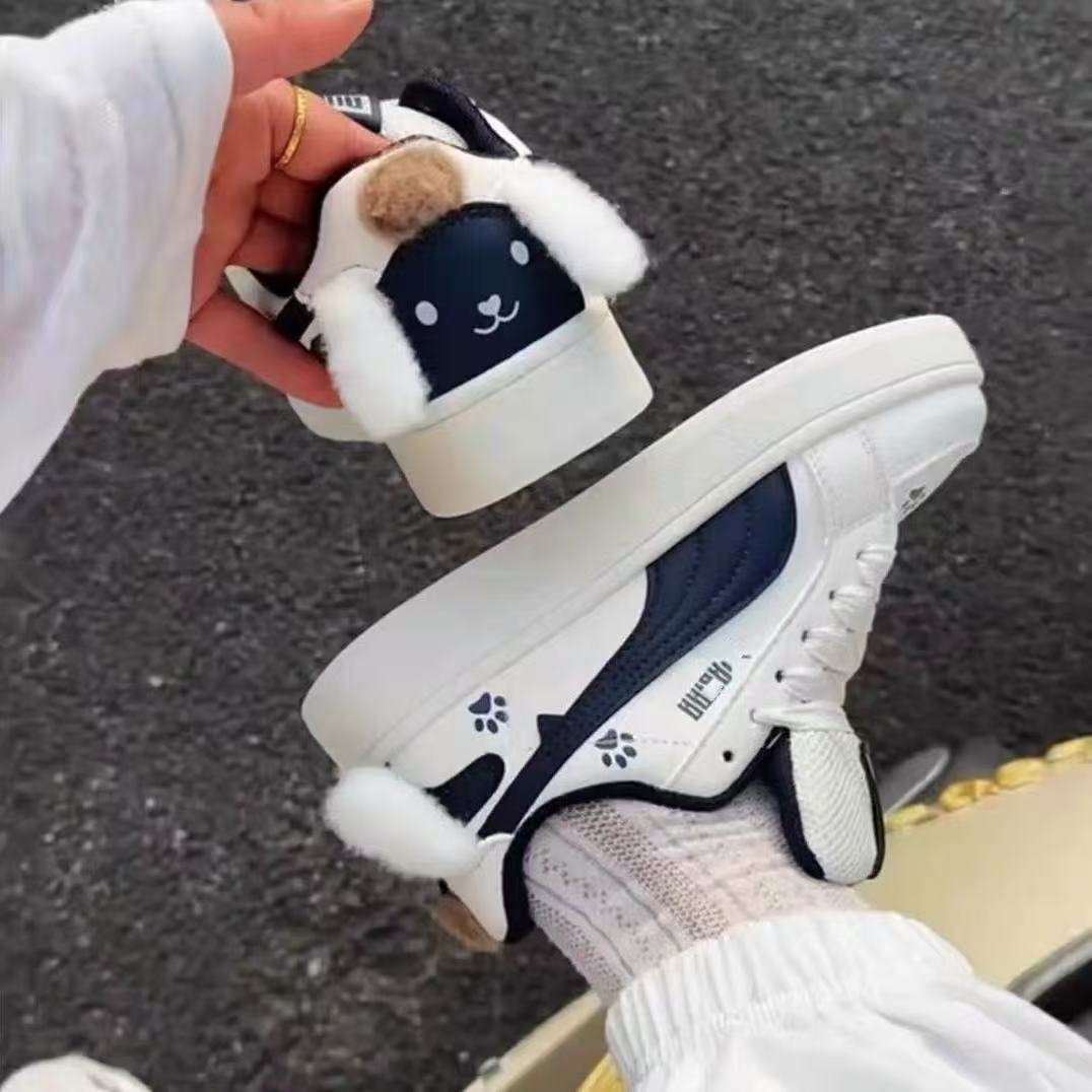 Women's sneakers with cute animal design and fluffy details Mune Fashion