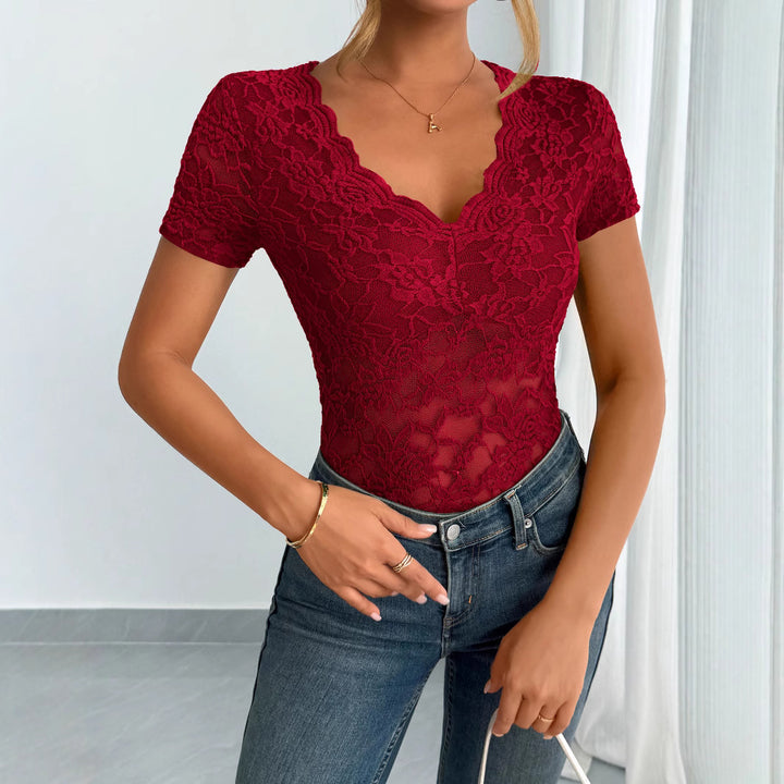 Women's patterned lace body with curved V-neckline and short sleeves Mune Fashion