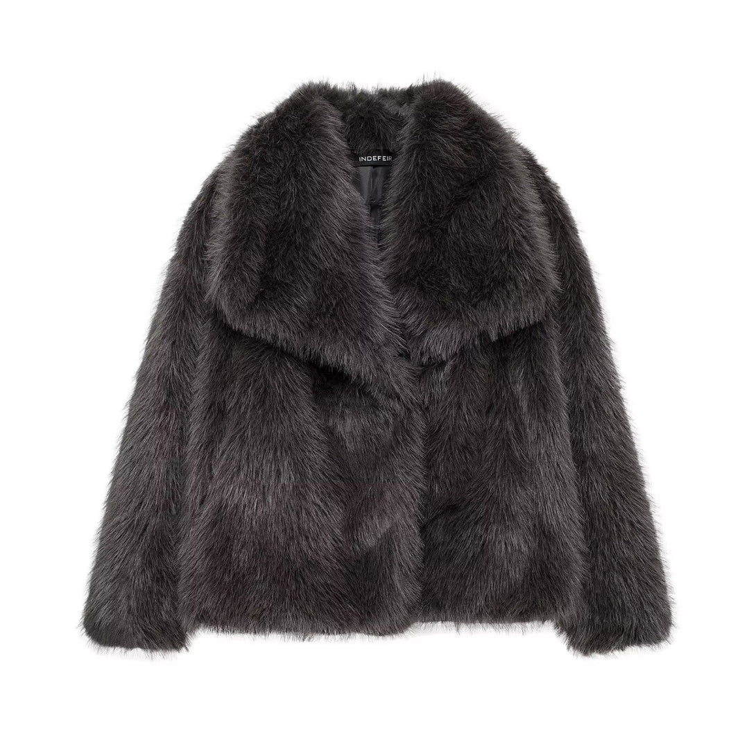 Ladies' short faux fur coat with oversized shawl collar and soft lining Mune Fashion