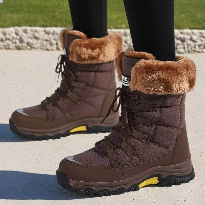 Ladies thermal snow boots with quilted insulation, teddy lining, and grippy profile sole Mune Fashion
