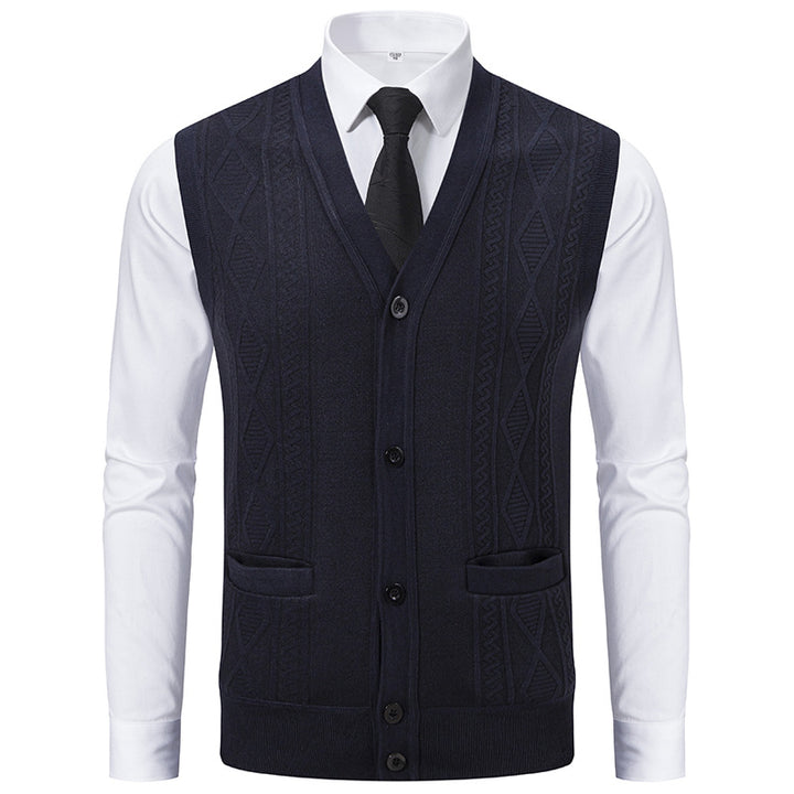 Men's V-neck knitted vest with cable pattern, continuous button placket and patch pockets Mune Fashion