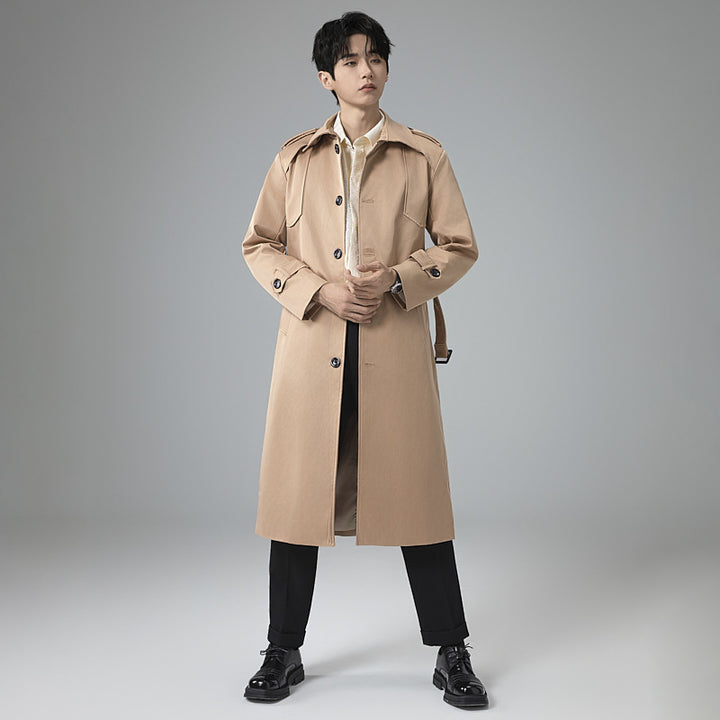 Men's trench coat with waist belt, shoulder flaps and classic button placket Mune Fashion