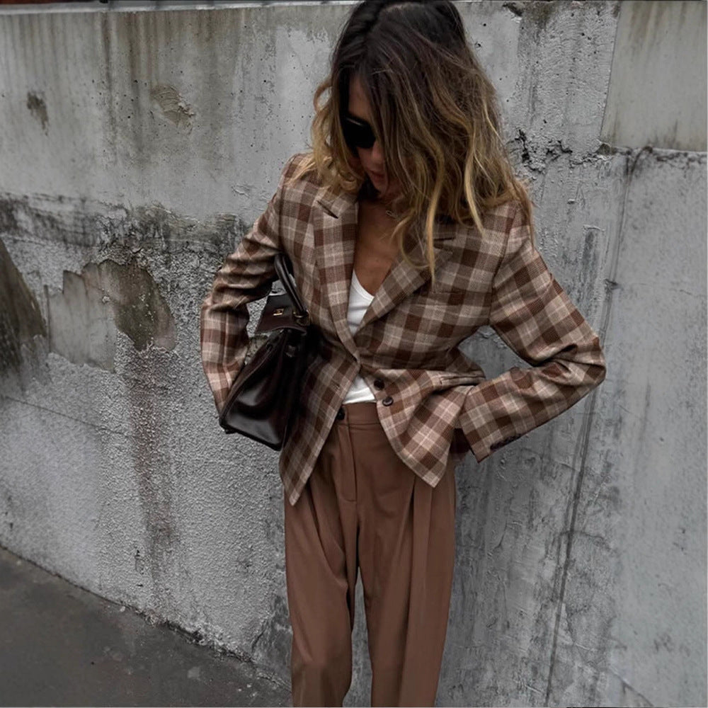 Women's Checkered Blazer and Mini Skirt Set with Tailored Silhouette and Peplum Mune Fashion