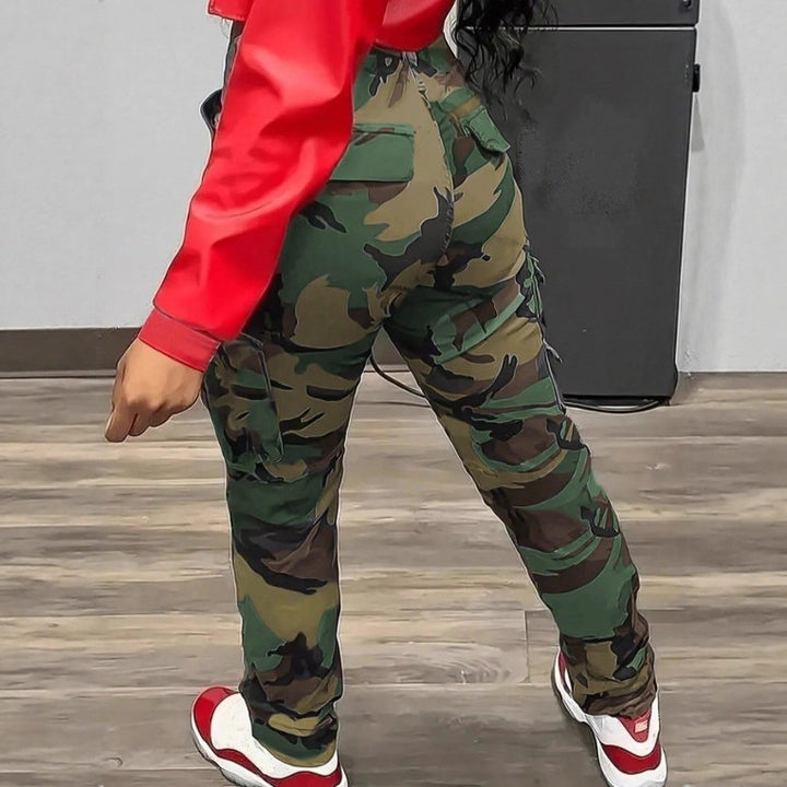 Women's cargo pants in camouflage look with high waist fit and slim leg line Mune Fashion