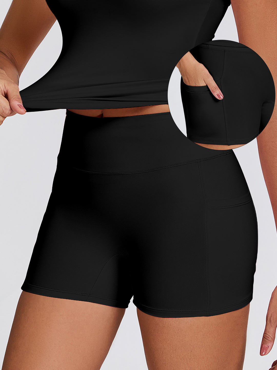 Women’s sporty compression shorts with practical side pockets Mune Fashion