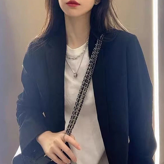 Ladies Elegant Short Blazer with Subtle Structure Mune Fashion