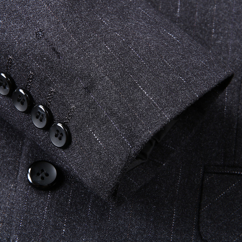 Men's Slim-Fit Business Blazer with Notched Lapel and Two-Button Closure Mune Fashion