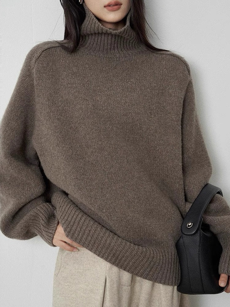 Women's turtleneck sweater made of fine wool blend with straight cut and wide ribbed collar Mune Fashion