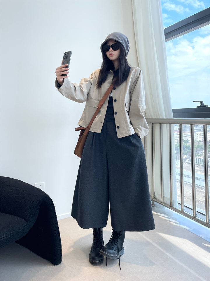 Women's short jacket in worker style with cord collar and patch pockets Mune Fashion