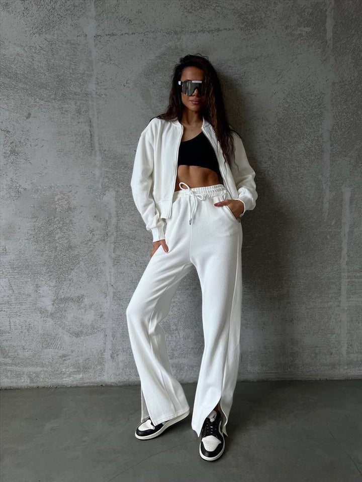 Women’s loungewear set with short zip jacket and high-waisted jogging pants with side split Mune Fashion