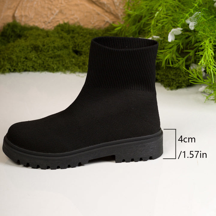 Ladies' knitted sock ankle boots with elastic ribbed cuff, shock-absorbing lightweight sole and robust tractor profile Mune Fashion
