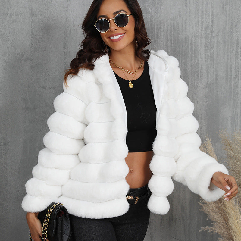 Women's Trendy Hooded Jacket Made Of Faux Fur with Textured Pattern Mune