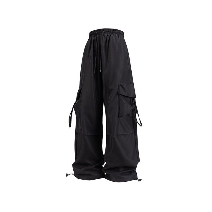 Unisex Wide Cargo Pants in Baggy Cut with Drawstring Waistband, Multiple Flaps, and Adjustable Leg Closures Drune