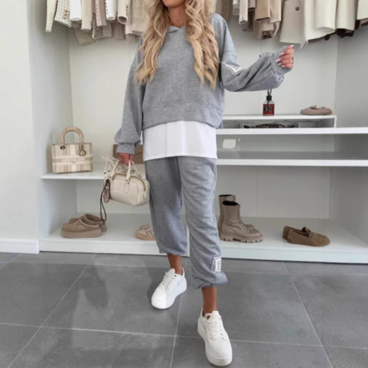 Women's cozy short hoodie and jogger set made of soft cotton blend Mune Fashion