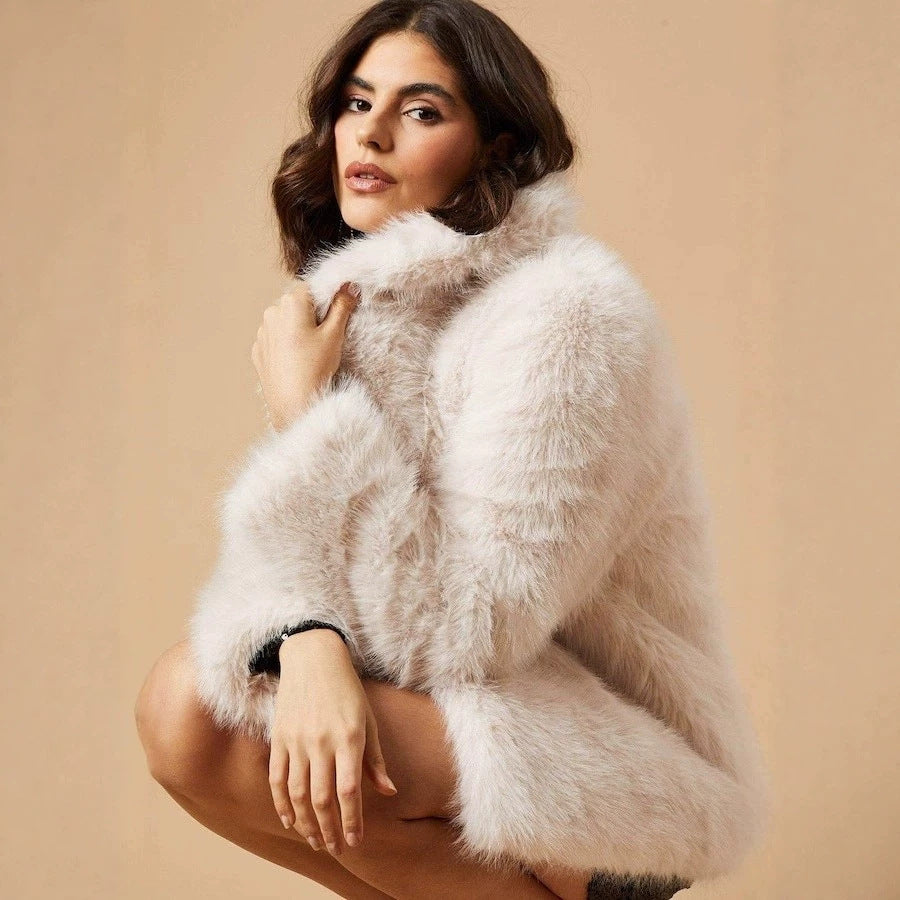 Women's short jacket made of high-pile faux fur with voluminous shawl collar Mune Fashion