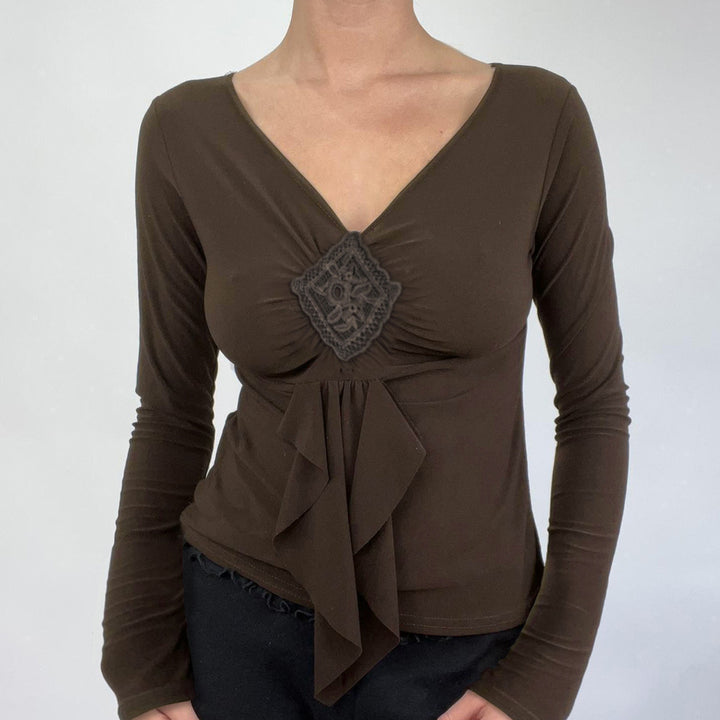 Women's Figure-Hugging V-Neck Long Sleeve Top with Decorative Crochet Application and Waterfall Hem Mune Fashion