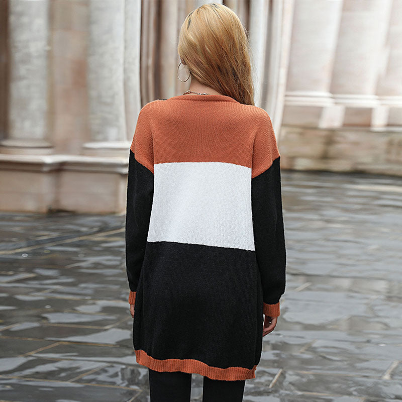 Women's Long Relaxed Cardigan made of soft fine knit with color block design and patch pockets Mune Fashion