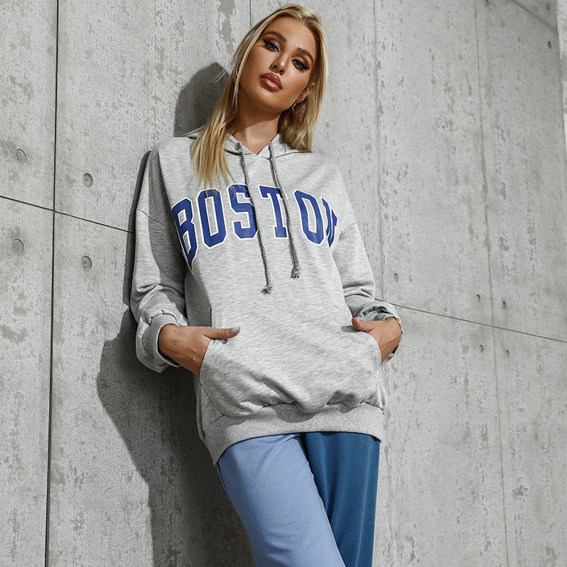 Women's hooded sweatshirt with college style print, kangaroo pocket and casual oversized fit Mune Fashion