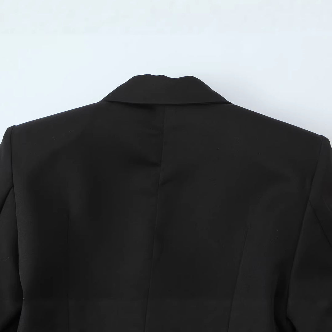 Women's Tailored Short Blazer with Asymmetric Decorative Closure and Flap Pockets Mune Fashion