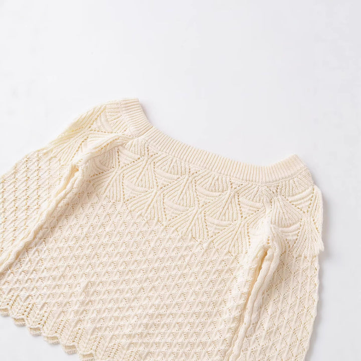 Women Knitted Cropped Fine Knit Top with Lace Pattern and Boat Neck Mune Fashion