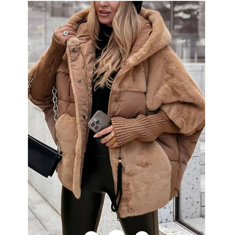 Women's quilted short jacket with teddy fur inserts, hood, and integrated ribbed cuffs Mune Fashion