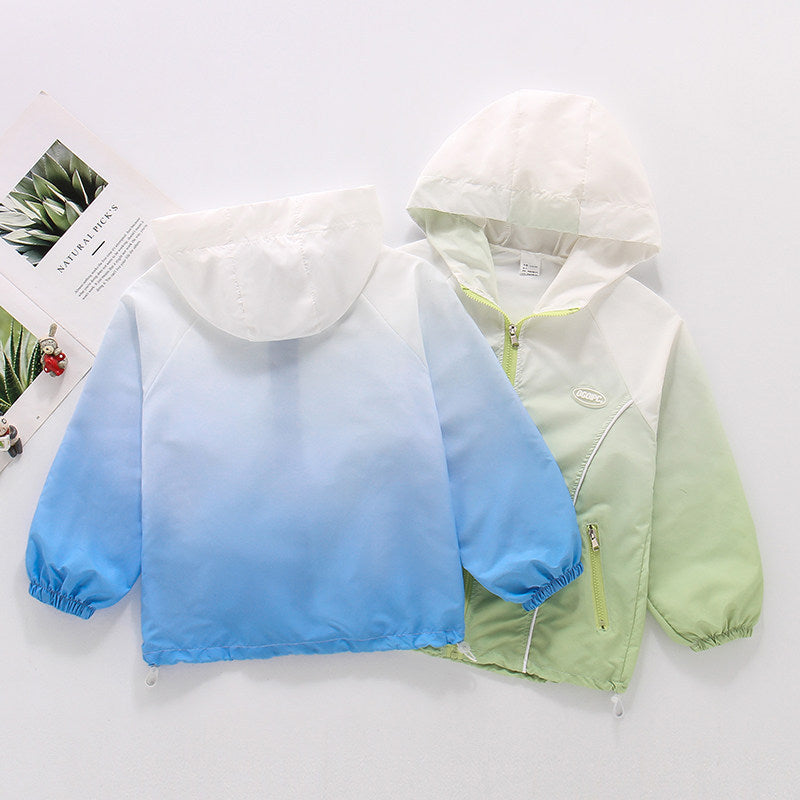 Women's lightweight hooded windbreaker with zipper and concealed pockets Mune Fashion