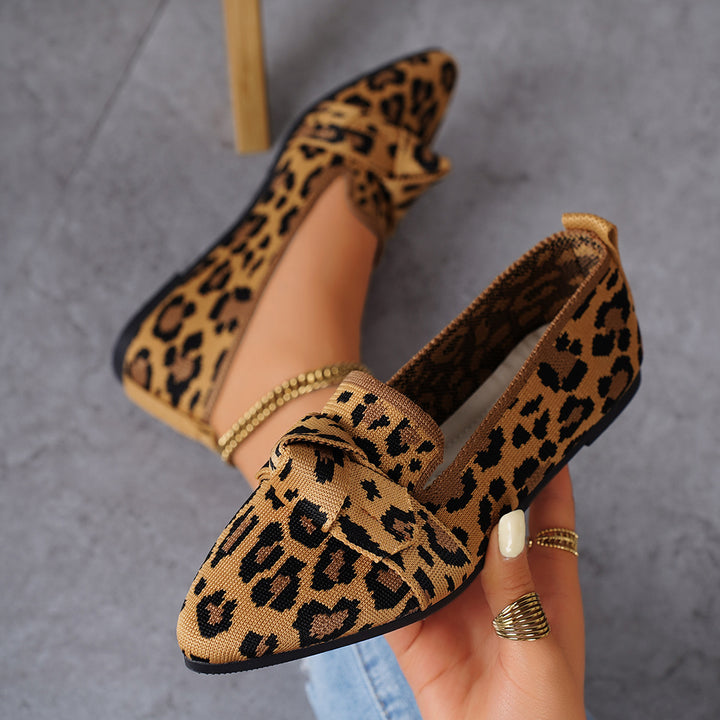 Women's woven lace slippers with decorative bow and padded comfort footbed Mune Fashion
