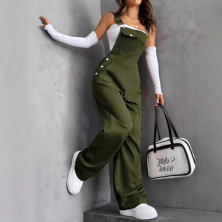 Women’s loose overall with side decorative buttons, chest pocket and wide leg Mune Fashion