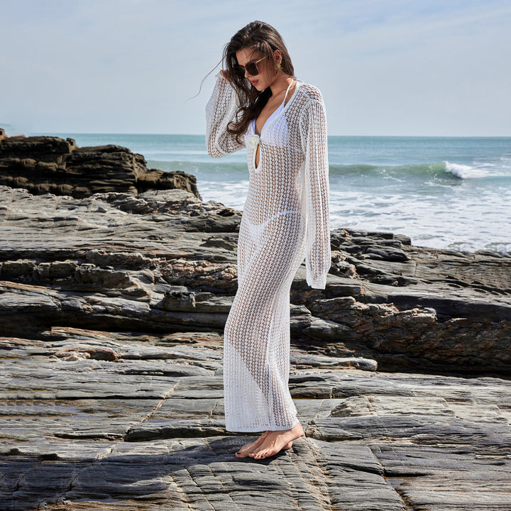Ladies crocheted beach cover-up with front cut-out Mune Fashion