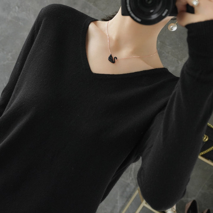 Women light V-neck cashmere-look fine knit sweater Mune Fashion