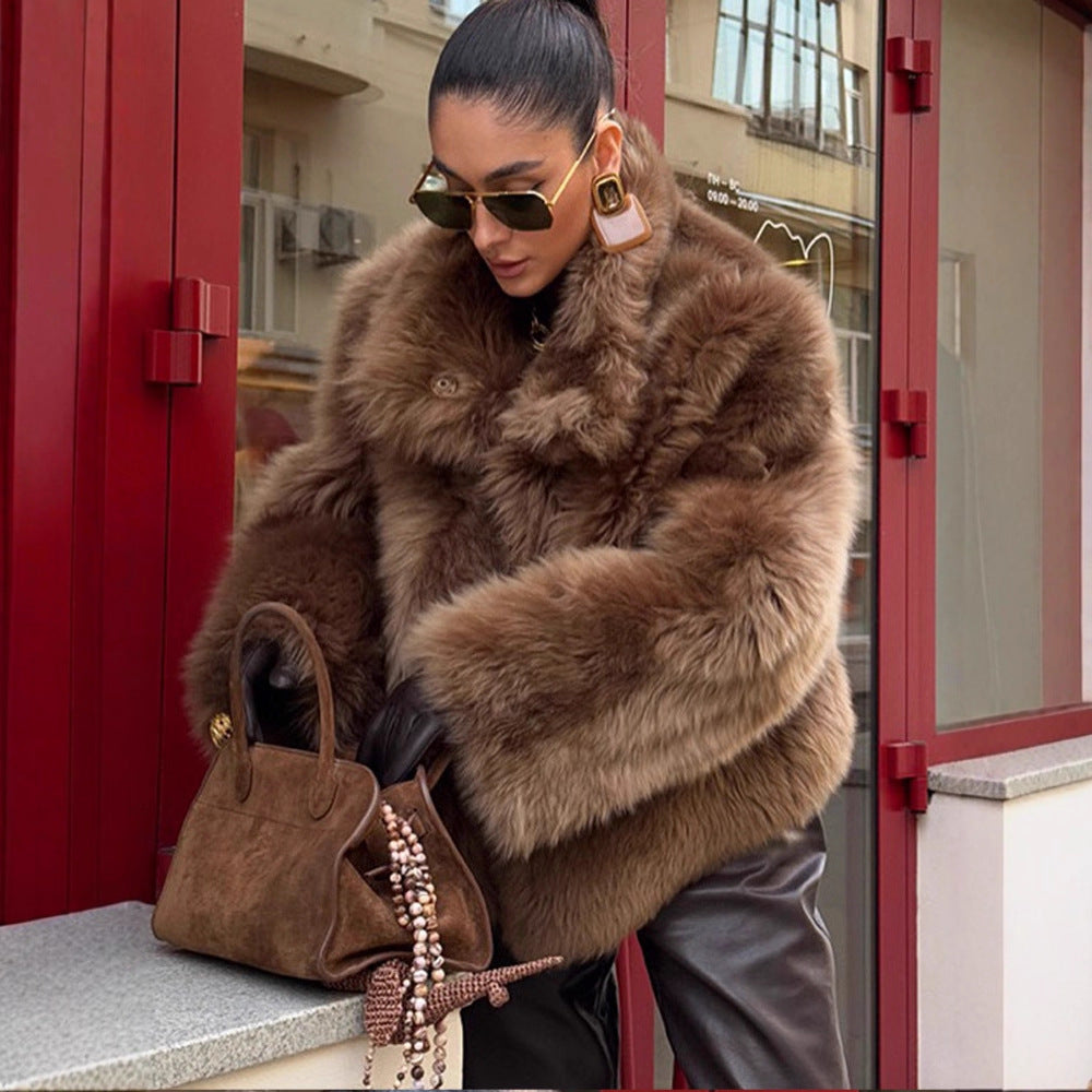 Women's short jacket in teddy style with voluminous shawl collar and soft faux fur texture Mune Fashion