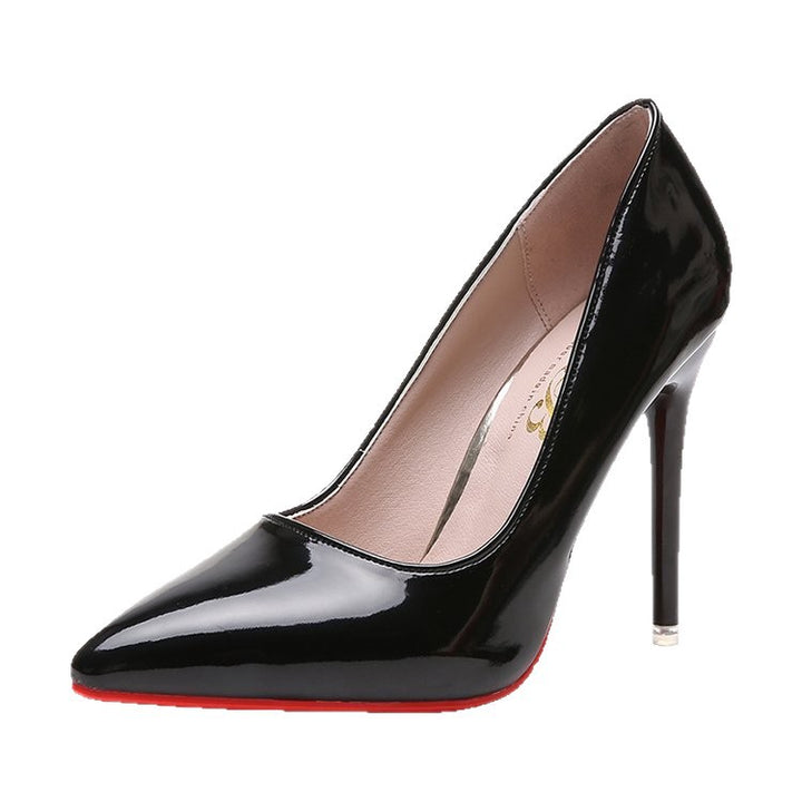 Women's high-gloss pointed toe patent pumps with narrow stiletto heel and contrast sole Mune Fashion