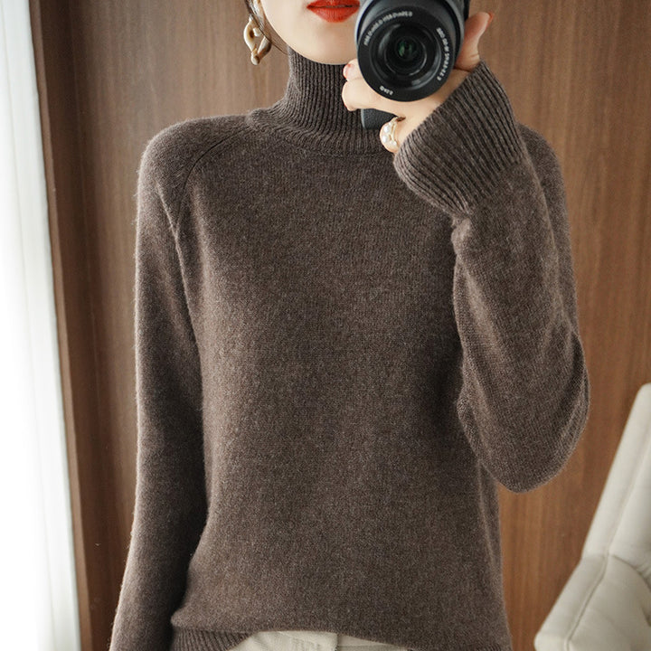 Women's turtleneck sweater made of cashmere blend with fine ribbed texture and dropped shoulder Mune Fashion