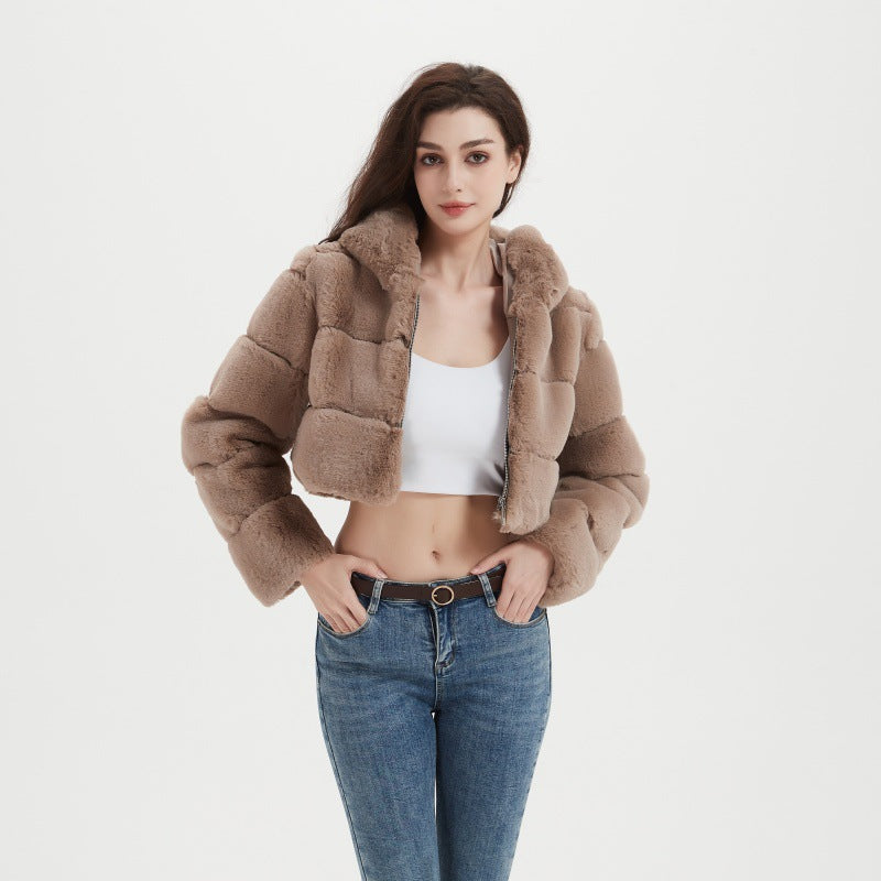 Women's Cropped Faux Fur Jacket with Horizontal Panel Structure and Zipper Mune Fashion