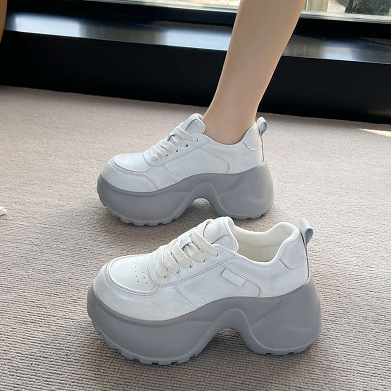 Women's Chunky Sneakers with ergonomic cushioning and sporty profile Mune Fashion