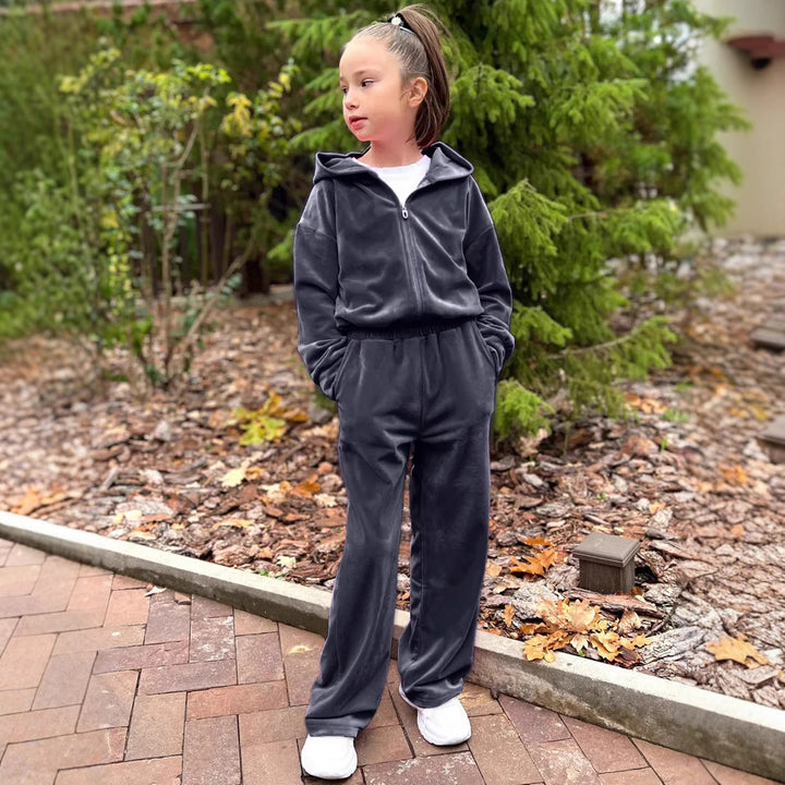 Women's velvety hooded tracksuit with full zip, elastic drawstring waistband, and straight leg Mune Fashion