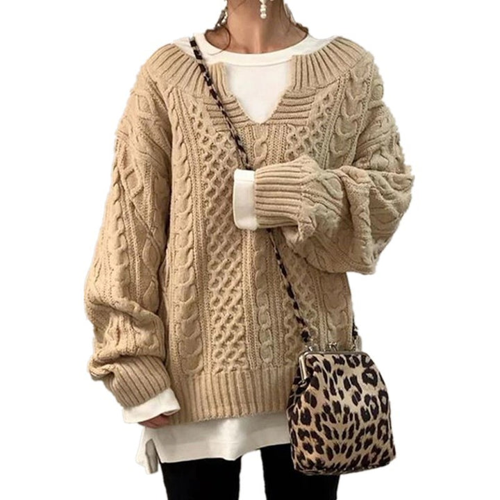 Women's oversized knitted sweater with cable pattern and V-neck Mune Fashion