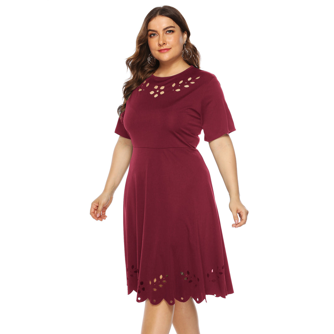Women elegant dress with pierced collar and wavy hem Mune Fashion