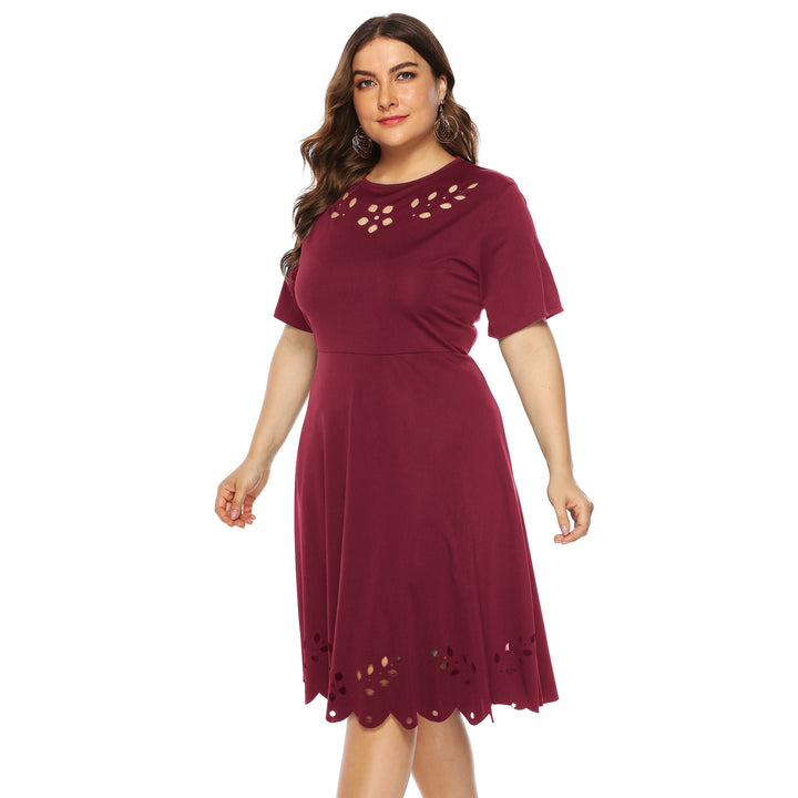 Women elegant dress with pierced collar and wavy hem Mune Fashion