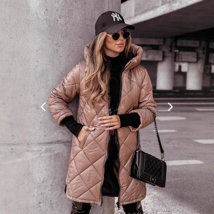 Women's Casual Quilted Jacket with Hood and Practical Pockets Mune