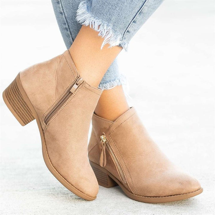 Women’s ankle boot in Western style with side zipper and mid-high block heel Mune Fashion