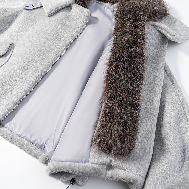 Women's short jacket with voluminous faux fur collar and oversized cut Mune Fashion