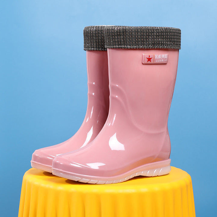 Women Mid-Height Waterproof Rubber Ankle Boots with Glossy PVC Look and Non-Slip Sole Mune Fashion